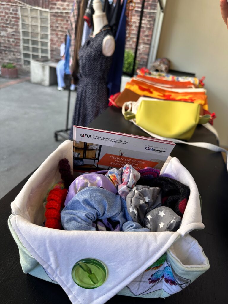 1000018469
